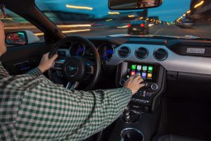 Apple Carplay Android Auto SYNC3 liggende afbeelding in het donker