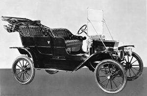 Ford T 1908 liggende afbeelding zwart wit